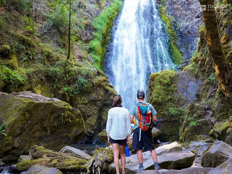  Visit Susan Creek Falls